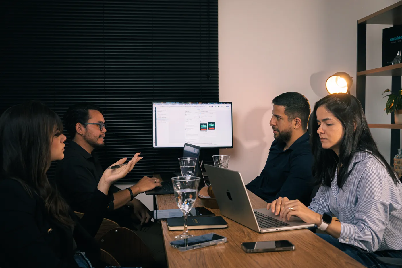 Equipe da RT em reunião
